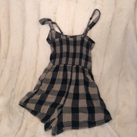 HOLLISTER black and white romper - Picture 2 of 5